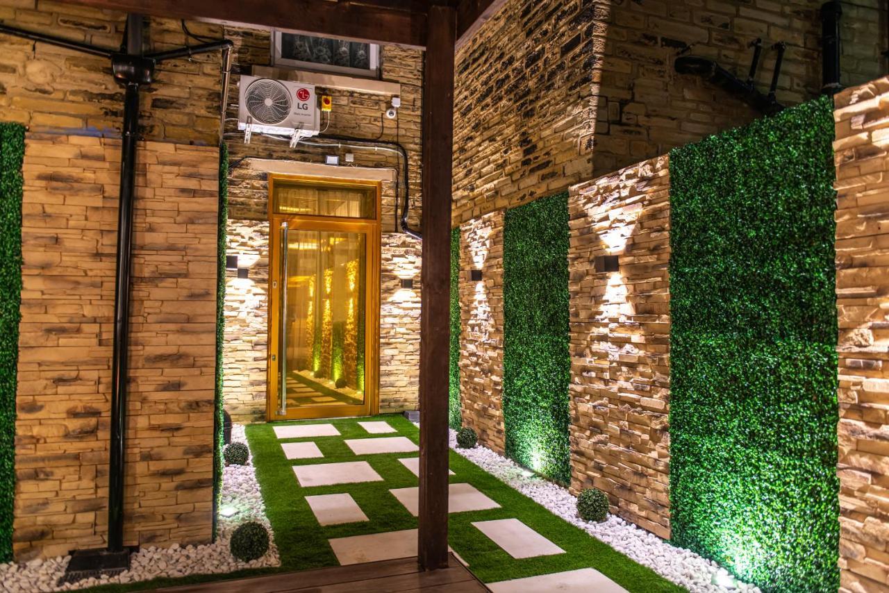Alexandras Palace Apartment *
