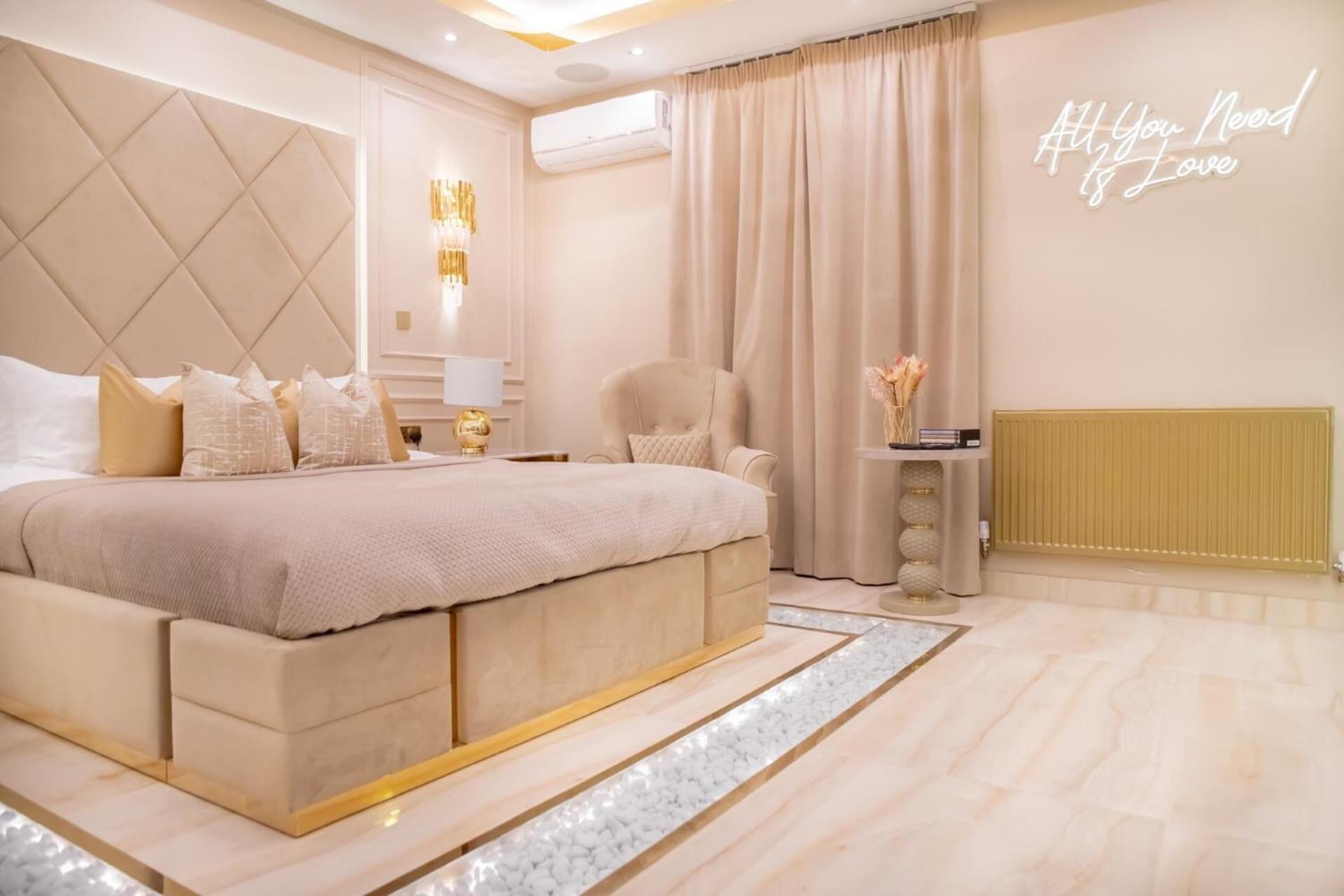 Apartment Alexandras Palace